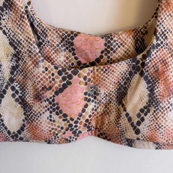 NWT GapFit StudioBra Sports Bra Multi Snake Print Size L - Picture 4 of 4